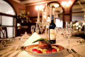 Titanic Theatre Restaurant - Restaurant Gold Coast 3