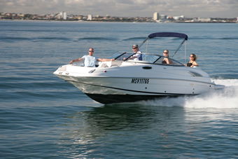 Victorian Yacht Charters - Restaurant Gold Coast 3