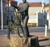 Miners Monument - Restaurant Gold Coast