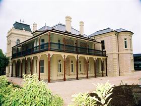 Auchendarroch House And Wallis Tavern - Restaurant Gold Coast 0