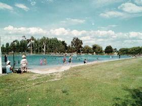 Millicent Swimming Lake - Restaurant Gold Coast 0