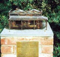 Sculpture Of Beetaloo Reservoir Hotel - Restaurant Gold Coast