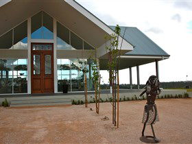 ArtWine Cellar Door - Restaurant Gold Coast 0