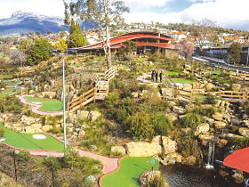 Putters Adventure Golf - Restaurant Gold Coast 0