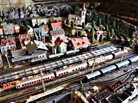 Tudor Court Model Village And German Model Train World - Restaurant Gold Coast 0