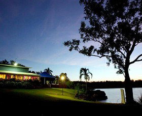 Lake Bennett Resort - Restaurant Gold Coast 0