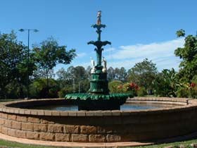 Band Rotunda And Fairy Fountain - Restaurant Gold Coast 0