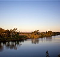 Lake Wivenhoe - Restaurant Gold Coast