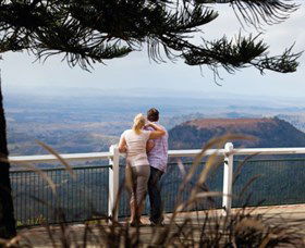 Picnic Point Lookout And Parkland - Restaurant Gold Coast 0