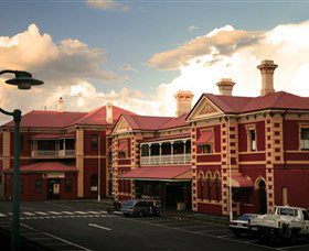 Historic Walk Through Mort Estate - Restaurant Gold Coast 0