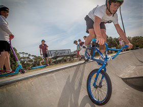 Yankalilla Lions Youth Park - Restaurant Gold Coast 0