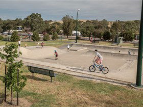 Yankalilla Lions Youth Park - Restaurant Gold Coast 1
