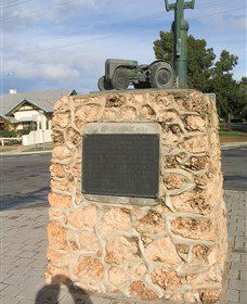 Ferguson Tractor Monument - Restaurant Gold Coast 2
