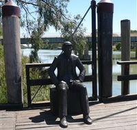 Captain John Egge Statue - Restaurant Gold Coast