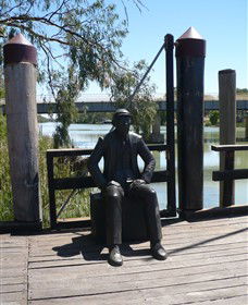 Captain John Egge Statue - Restaurant Gold Coast 0
