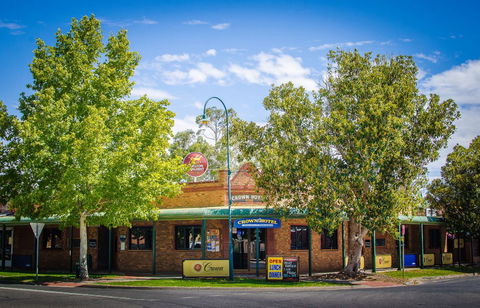 Crown Hotel Wentworth - Restaurant Gold Coast 0