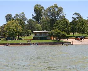Griffith Boat Club - Restaurant Gold Coast 1