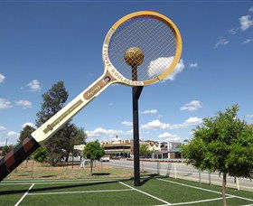 Barellans Big Tennis Racquet - Restaurant Gold Coast 0