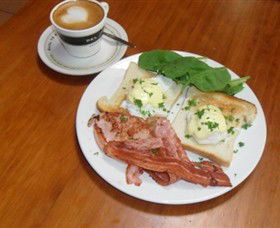 Breretons Bakery And Coffee Lounge - Restaurant Gold Coast 0