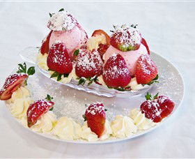 The Big Strawberry - Restaurant Gold Coast 3