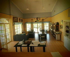 Red Earth Estate Vineyard - Restaurant Gold Coast 4