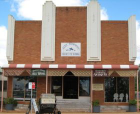 Talbragar Country Antiques - Restaurant Gold Coast 0