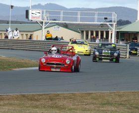 Wakefield Park Motor Racing Circuit - Restaurant Gold Coast 0