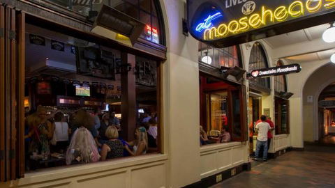 Mooseheads Bar And Nightclub - Restaurant Gold Coast 2