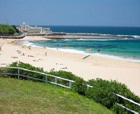 Newcastle Beach - Restaurant Gold Coast 1