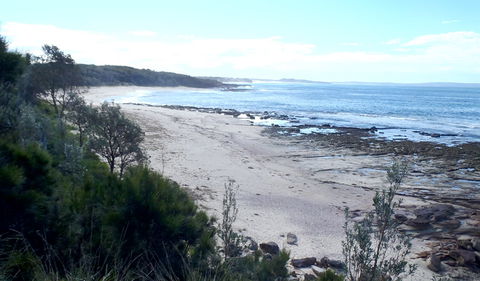 Monument Beach Picnic Area - Restaurant Gold Coast 0