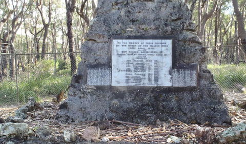 Monument Beach Picnic Area - Restaurant Gold Coast 3