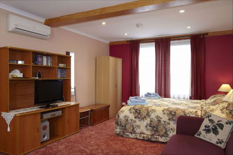 NorthEast Restawhile Bed And Breakfast - Restaurant Gold Coast 5