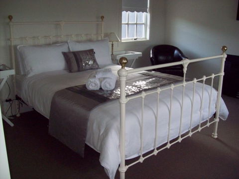 Calgary Accommodation & Killara Accommodation - Restaurant Gold Coast 1
