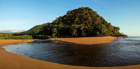 North Queensland Wildscapes Phototours - Restaurant Gold Coast 1