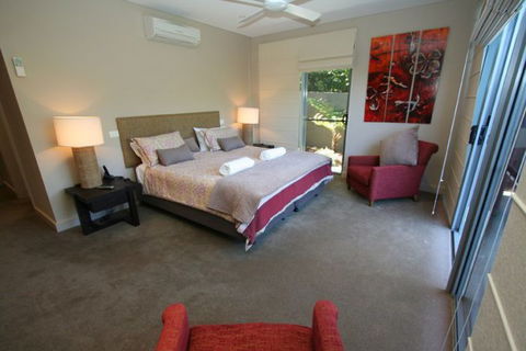 Beach House One @ Vue - Restaurant Gold Coast 0