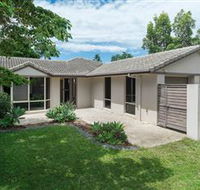 At Theme Park Central Holiday House - Restaurant Gold Coast