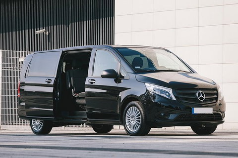 Private Perth International Airport Round-Trip Transfer - Restaurant Gold Coast 0