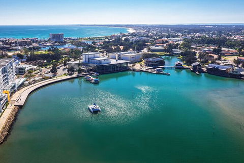 Mandurah Dolphin And Scenic Marine Cruise - Restaurant Gold Coast 3