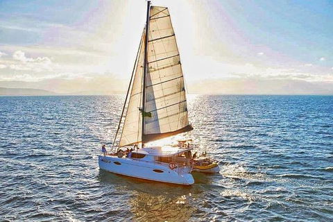 Private Yacht Cruise From Port Douglas To The Great Barrier Reef - Restaurant Gold Coast 0