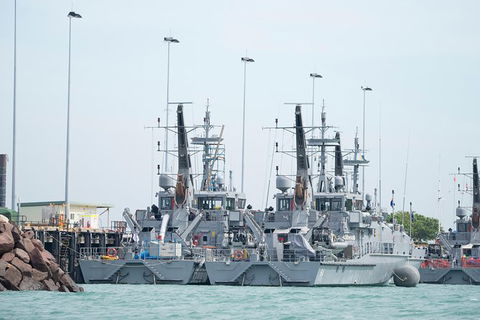Darwin Harbour Bombing Of Darwin Cruise - Restaurant Gold Coast 7
