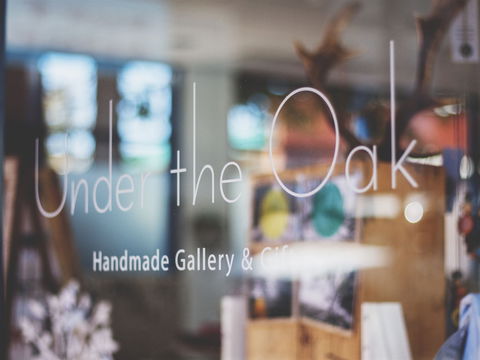 Under The Oak Handmade Gallery And Gifts - Restaurant Gold Coast 0