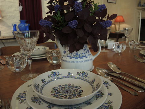Emprades Vintage + Design - Restaurant Gold Coast 2