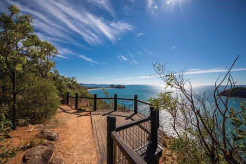 Bluff Point Circuit, Capricorn Coast National Park - Restaurant Gold Coast 0