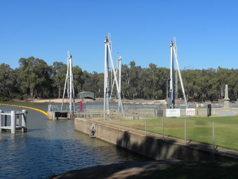 Lock 10 And Weir - Restaurant Gold Coast 0