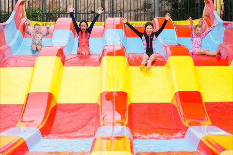 Raging Waters Sydney - Restaurant Gold Coast 1