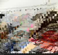 Sisters Under The Skin Local Art and Design Gallery Moree - Restaurant Gold Coast
