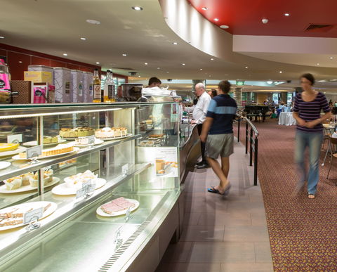 Ainslie Football And Social Club - Restaurant Gold Coast 1