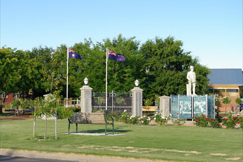 WW1 Memorial Park - Restaurant Gold Coast 1