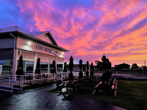 Club Narooma - Restaurant Gold Coast 0