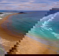 Tabourie Point Beach - Restaurant Gold Coast